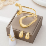 4pcs/Set Fashionable Metallic Geometric Hollow Water Drop Shaped Ring, Bracelet, Earrings Jewelry Set For Women
